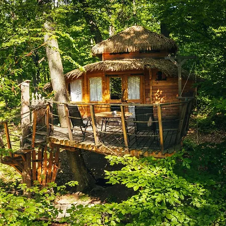 Treehouse Luxussátor Bajmóc