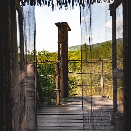 Luxe tent Treehouse